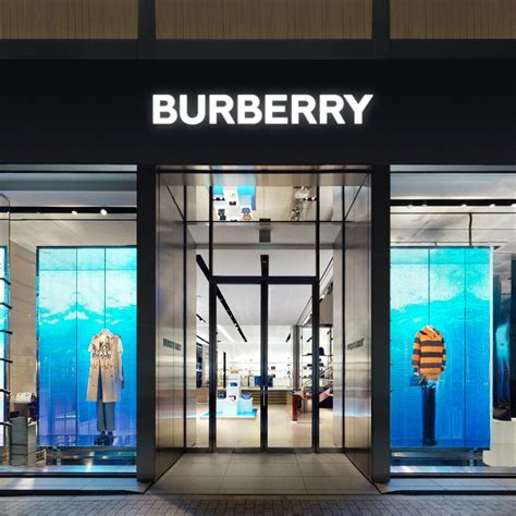 Burberry Shop ⇒ Mode von Burberry online kaufen 